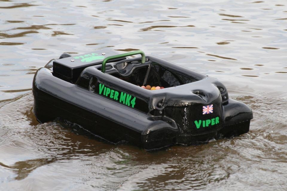 Viper Bait Boat